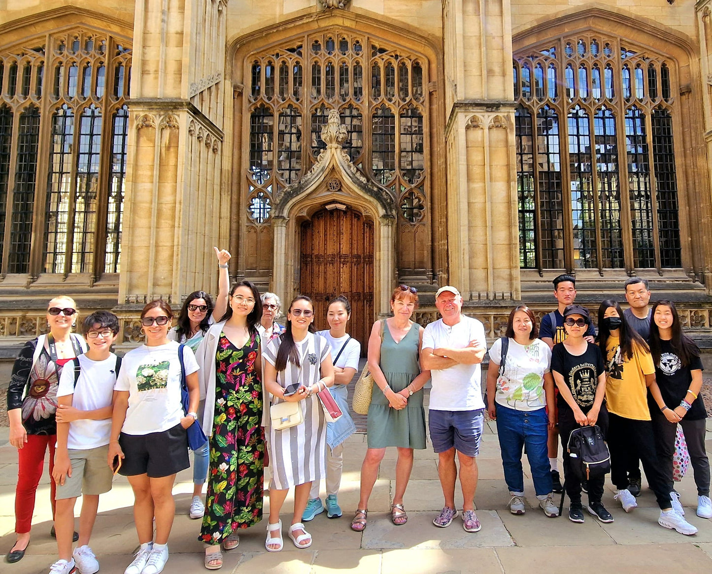 Which sites will be covered in this Premium Free Walking Tour of Oxford?